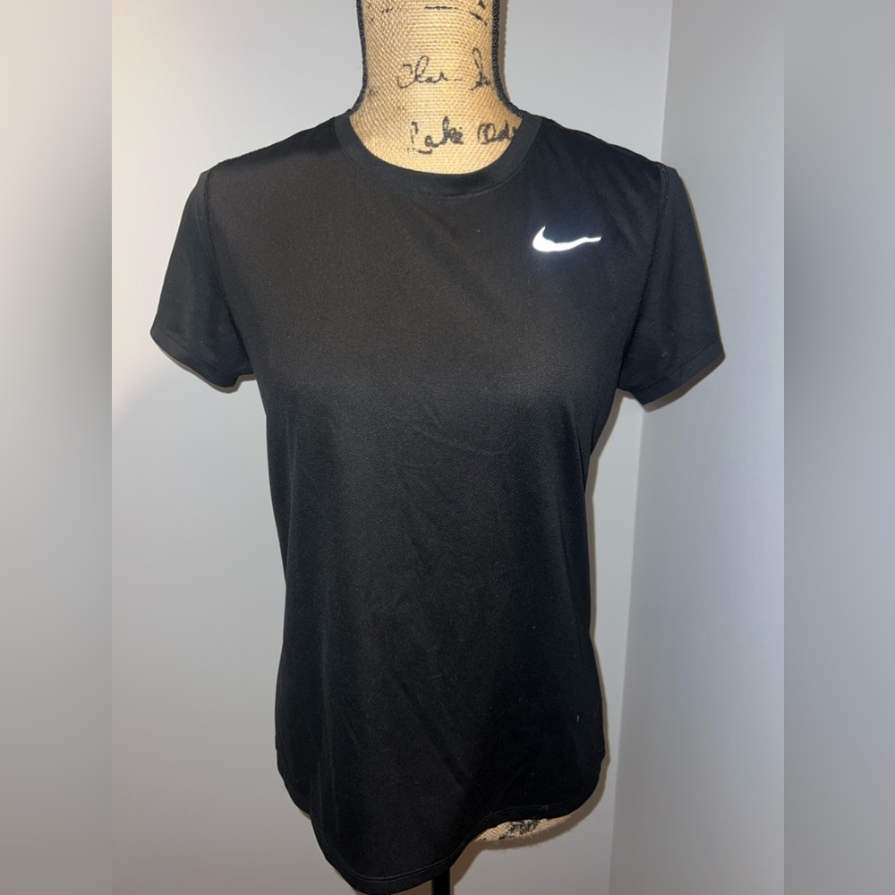 NIKE Women’s Running Dri-Fit Short Sleeved Black Athletic T-Shirt Size Medium
